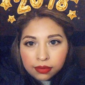 Meet your Posher, Violeta